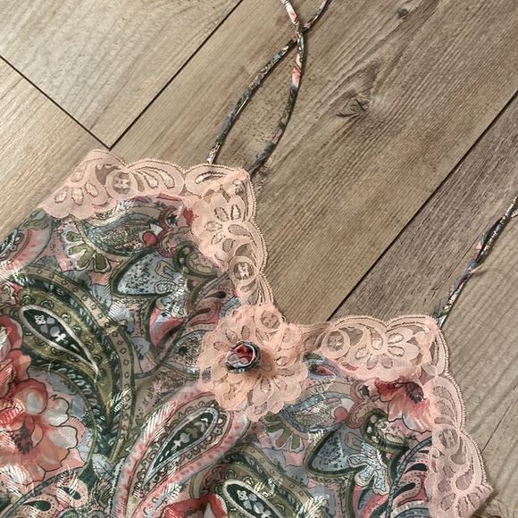 VINTAGE VICTORIA SECRET NIGHTY SIZE MEDIUM - Picture 2 of 7